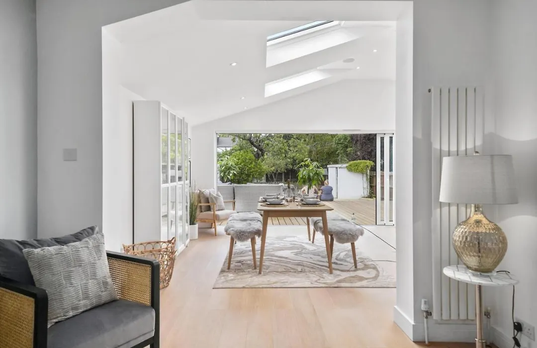 Clarence House-Windsor-Parking-5 Bed-1