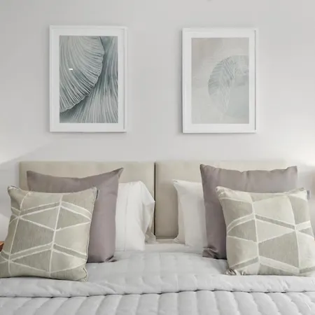 Clarence House-Windsor-Parking-5 Bed-2